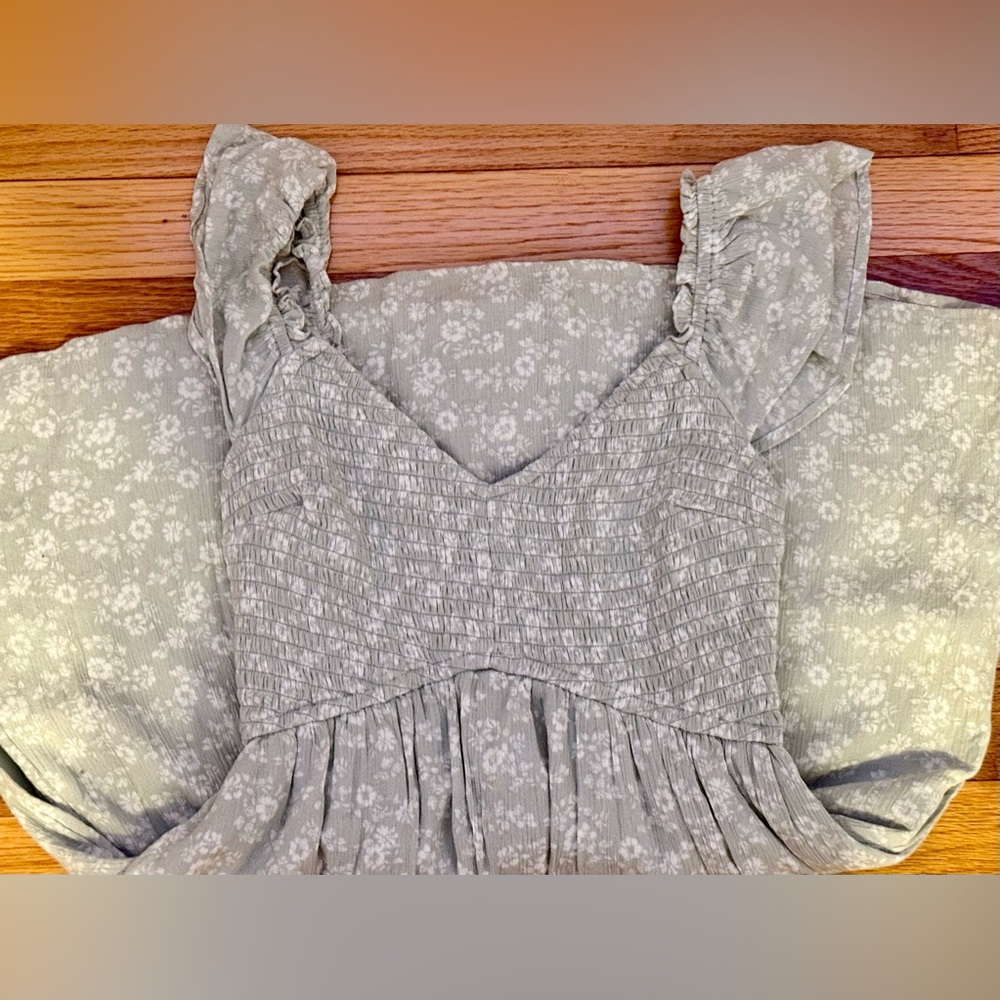 Hollister Light Green Floral Dress with pockets